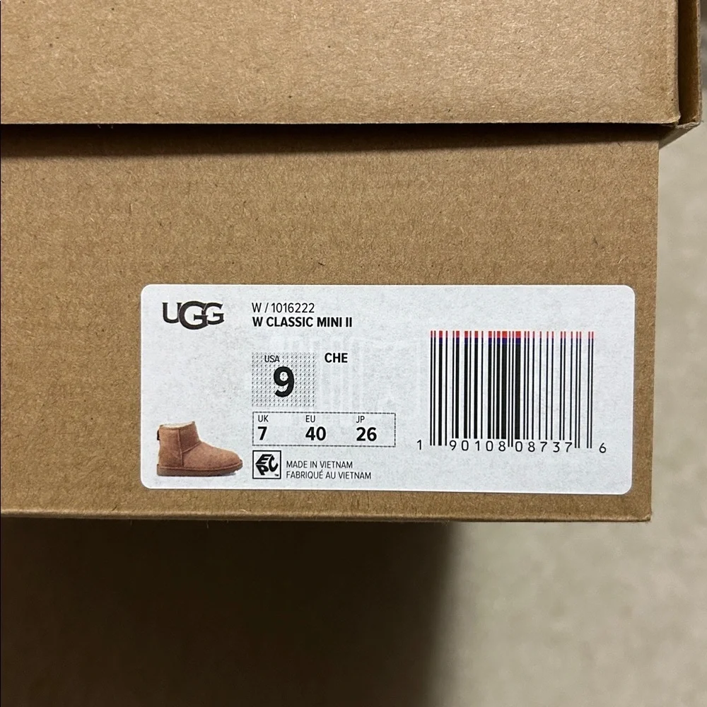 UGG Classic Mini II